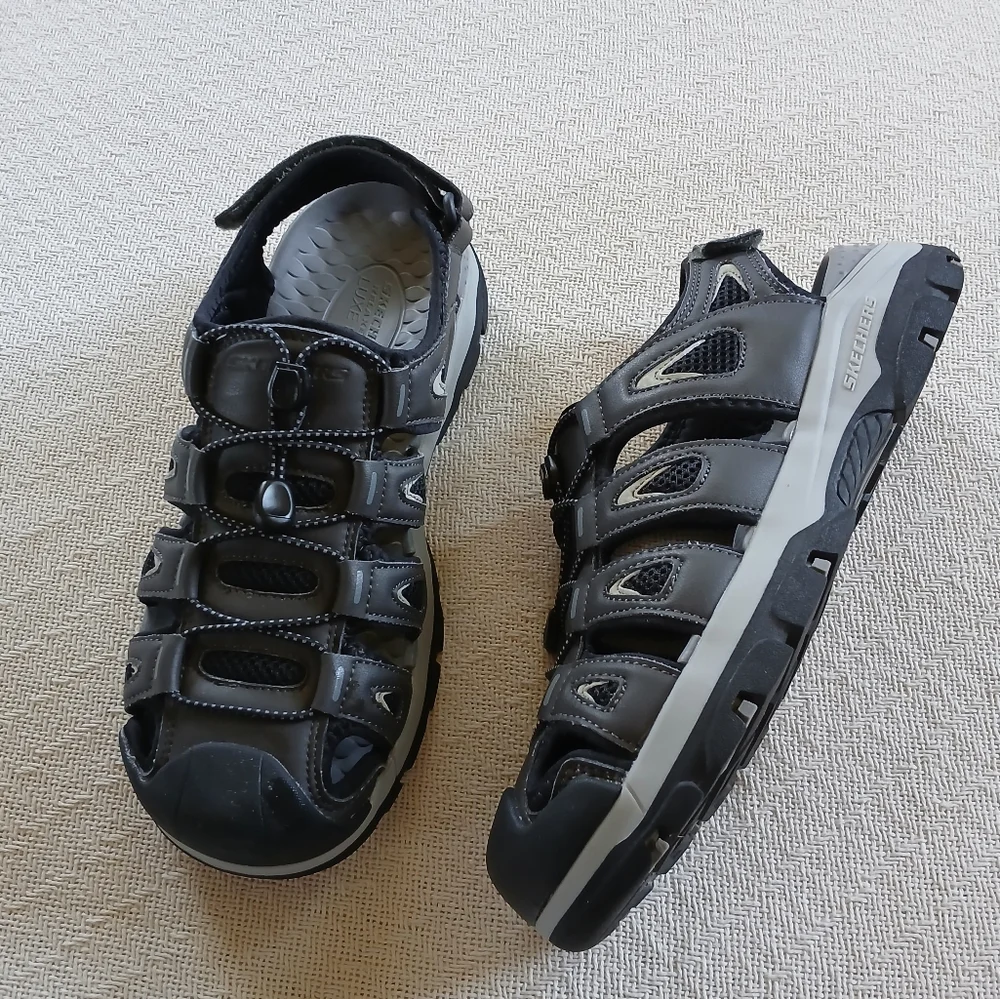 skechers ♡ tresmen sandals luxe foam relaxed fit sandals mens 9 gorpcore trail